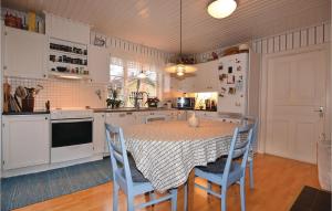 4 Bedroom Stunning Home In Färgelanda