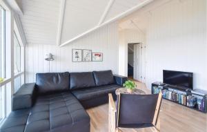 Three-Bedroom Holiday Home In Silkeborg