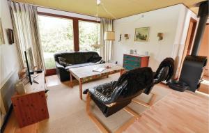 Three-Bedroom Holiday Home In Sydals
