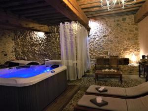 Hotels Hotel Logis - Chateau de Beauregard : photos des chambres