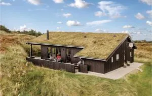 Three-Bedroom Holiday Home In Henne - Henne Strand