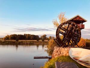 Apartmán Dom nad stawem przy lesie Burkat Polsko