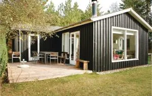 Three-Bedroom Holiday Home In Knebel - Ørby