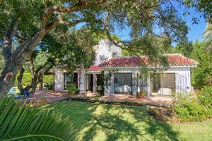 Villa with private pool and garden in Marbella