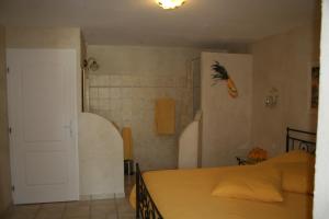 B&B / Chambres d'hotes LE MAS DES TARENTES Chambres d'hotes : photos des chambres