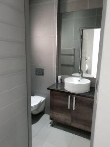 Bayview Suites, Unit 9, Room # 13