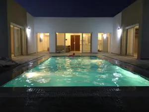 VILLA en U PISCINE SANS AUCUN VIS A VIS - 塔格梅斯