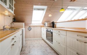 Three-Bedroom Holiday Home In Sjallands Odde