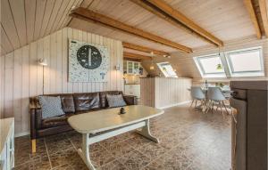 Three-Bedroom Holiday Home In Sjallands Odde
