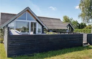 Two-Bedroom Holiday Home In Storvorde - Gistrup