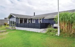 Three-Bedroom Holiday Home In Knebel - Skødshoved Strand