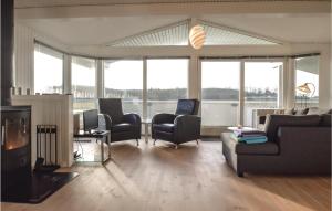 Three-Bedroom Holiday Home In Humble