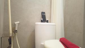 Economic Luxurious Studio Pinewood Apartment Jatinangor near JATOS By Travelio