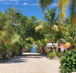 The Pelican Key Largo Cottages - Key Largo