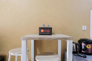 Luxury and Cozy Studio Apartment M-Town Residence By Travelio