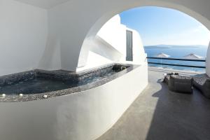 Oia Suites Santorini Greece