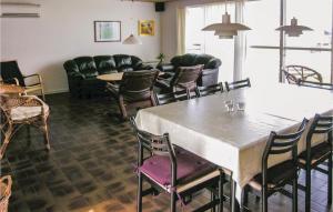 Gorgeous Home In Frøstrup With Wifi