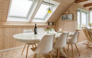 Three-Bedroom Holiday Home In Sjallands Odde