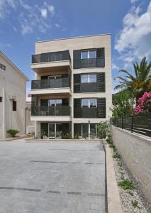 4 star pansion Magic Stone Apartments Baška Voda Hrvatska