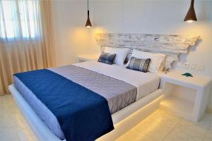 Dioni lux inn Milos Greece