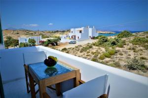 Dioni lux inn Milos Greece