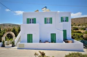 Dioni lux inn Milos Greece