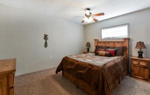 Chalets Resort LAKEFRONT Cottage Free Amenities Amazing views Kayaks 2 Pools