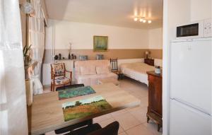 Cozy Apartment In Vallauris With Swimming Pool
