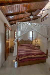 Zen Villa 1 - Three bedroom Luxury Villa with Private Garden -Playa Chiquita