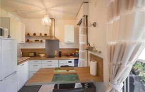 Appartements Nice apartment in Vallauris with WiFi and Outdoor swimming pool : photos des chambres