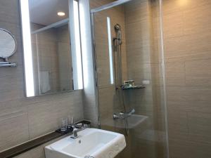 New Donghae Tourist Hotel