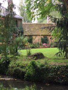 B&B / Chambres d'hotes Moulin de Champrond -Montmirail -Sarthe : photos des chambres