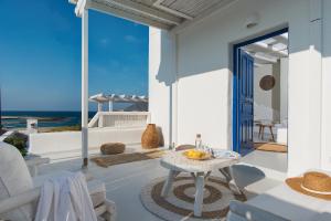 Perla Rooms Milos Greece
