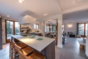 Chalets Unique Chalet avec vue a 360 degres - LLA Selections by Location Lac Annecy : photos des chambres