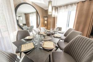 Maisons de vacances La Maison du Port, une exclusivite LLA Selections by Location Lac Annecy : photos des chambres