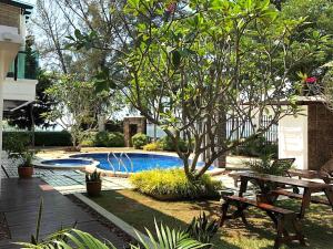 12Haven Stunning Seaside Luxury Villa PD with Kids Pool