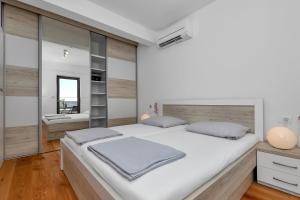 Luxury apartment Macola Free beach parking