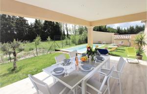 Maisons de vacances Amazing Home In Monteux With 3 Bedrooms, Wifi And Private Swimming Pool : photos des chambres