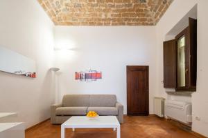 Lian Home in Florence by Mmega