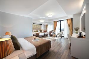 Junior Suite with Balcony room in Pell Palace Hotel & SPA