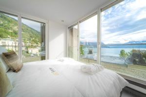 Luxury Apartment Lake View & Center of Montreux by GuestLee