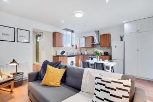 WelcomeStay Tooting Broadway 3 Bedroom Apartment - 3hvězdičkové hotely ve městě Londýn