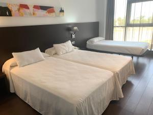 Triple Room room in Hotel Sercotel Plana Parc