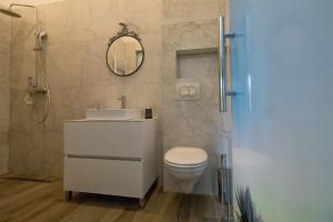 Twin Center Apartments