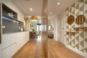 Three-Bedroom Apartment room in Real de la Carreteria