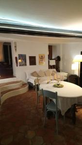 Appartements Dans village medieval pietonnier, Suite executive vue mer exceptionnelle : photos des chambres