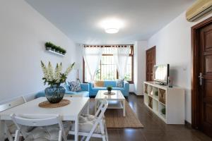 Bungalow next to the Beach