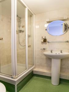 Standard Triple Room room in National Suites & Apartments