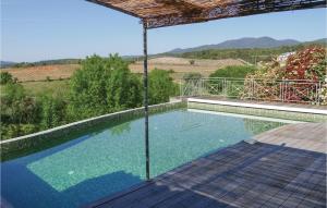 Maisons de vacances Beautiful home in Prades sur Vernazobre with 4 Bedrooms, WiFi and Outdoor swimming pool : photos des chambres