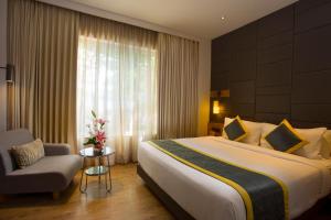 Fountain Tree by TGI